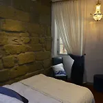 Rue Galilee Couette-café 3*