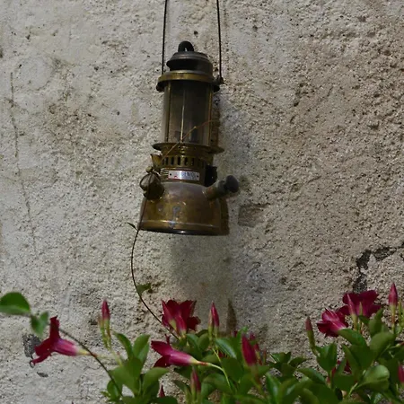 Rue Galilee